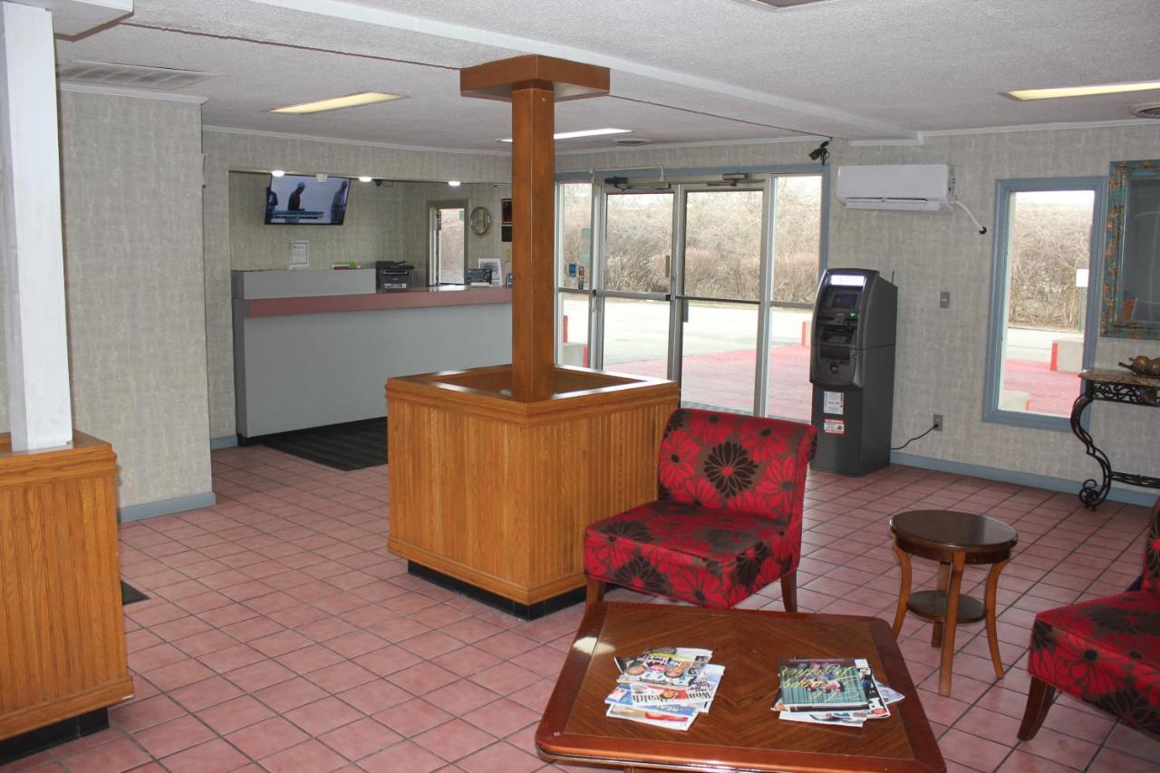 Red Carpet Inn - Louisville Exteriér fotografie