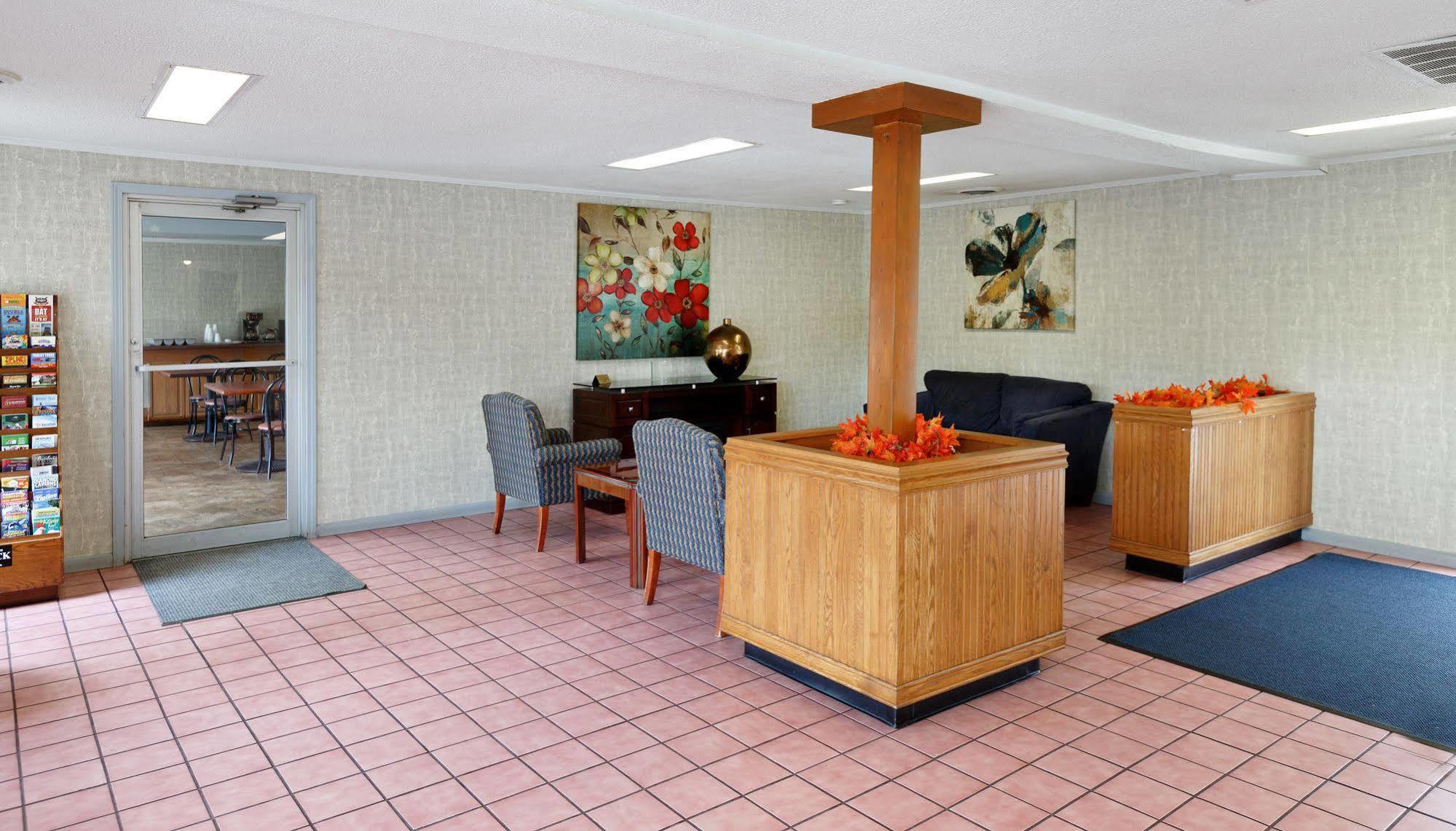 Red Carpet Inn - Louisville Exteriér fotografie