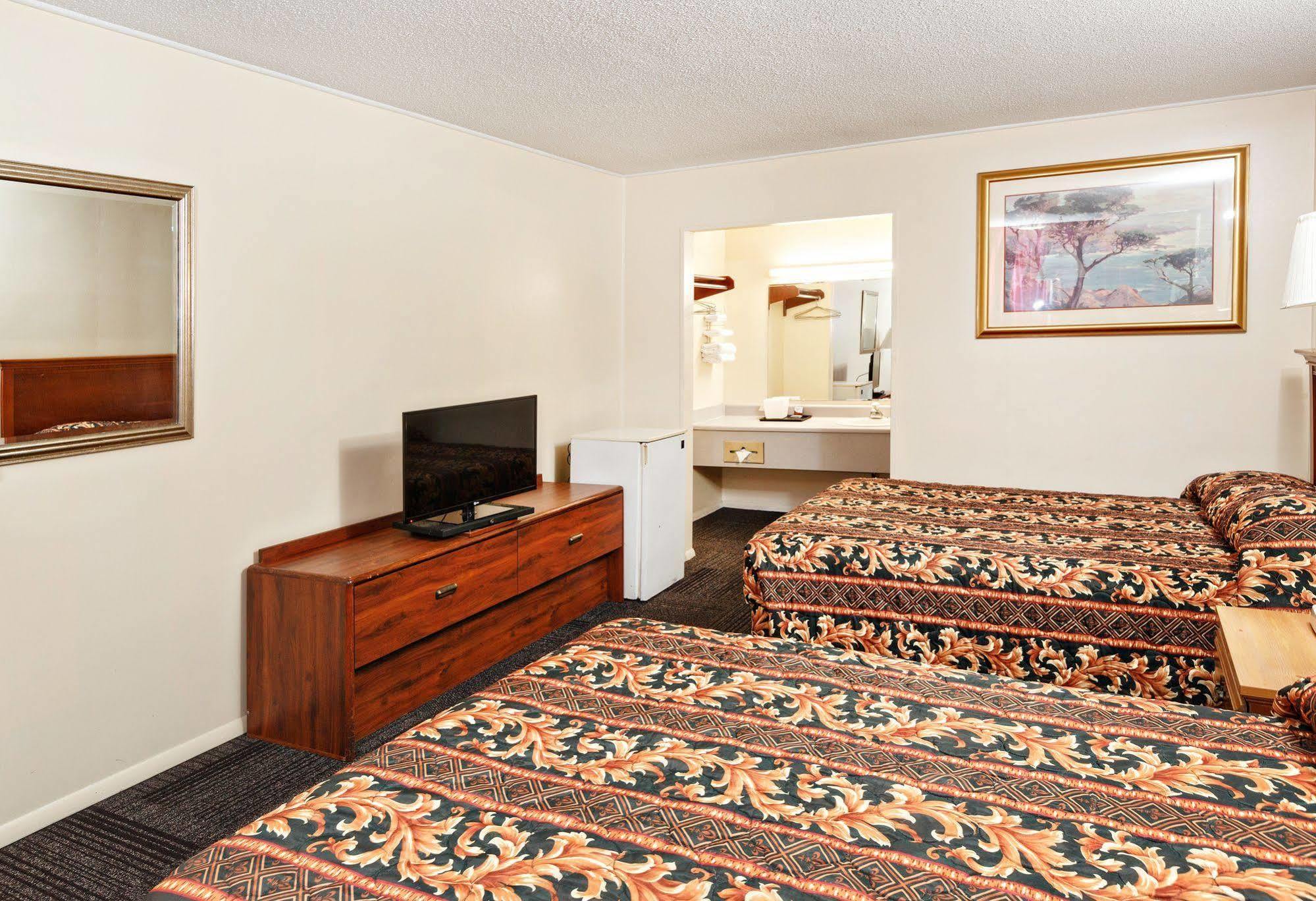 Red Carpet Inn - Louisville Exteriér fotografie