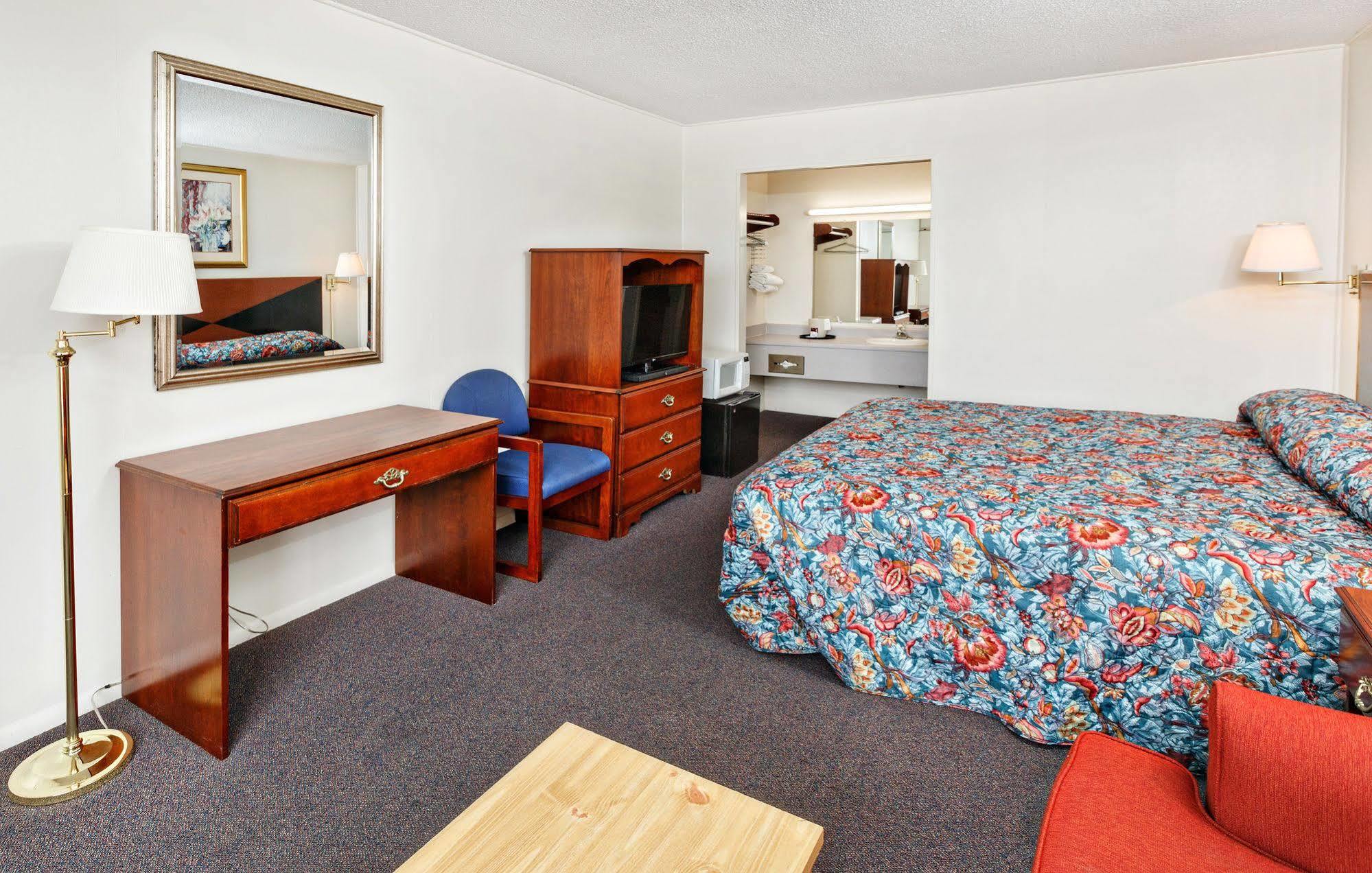 Red Carpet Inn - Louisville Exteriér fotografie